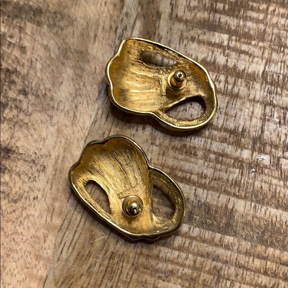 Vintage 80’s  Monet bold gold pierced earrings - Picture 4 of 5